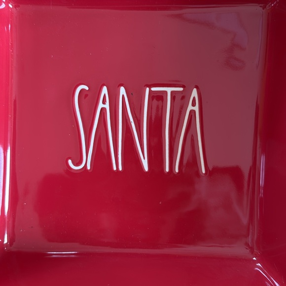 RAE DUNN “SANTA” ETCHED 9” x  9” CERAMIC BAKING/ CASSEROLE DISH HOLIDAY RED - Picture 2 of 7